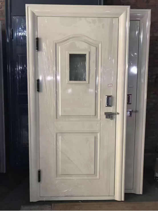 曲麻莱学校教室门 曲麻莱学校教室门