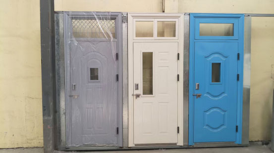 曲麻莱学校教室门