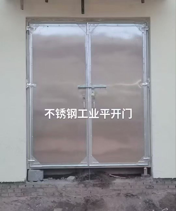 不锈钢曲麻莱工业平开门在现代工业场景中的应用实践