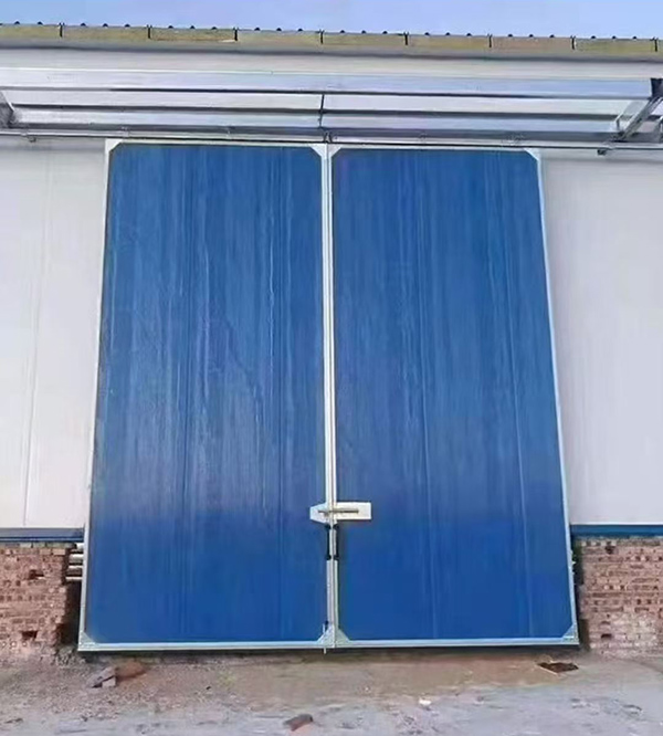 曲麻莱工业门在大型仓储物流通道中的应用实例