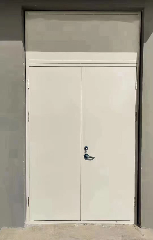 展览馆项目完成大跨度曲麻莱防火门安装